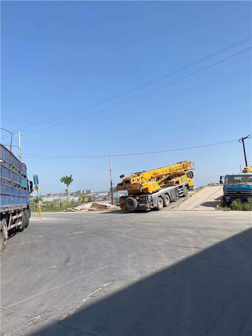 孝义市25吨吊车的租赁价格大概是多少？