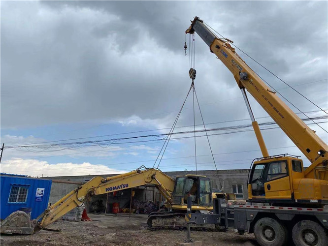 孝义市25吨吊车的工作半径是多少？