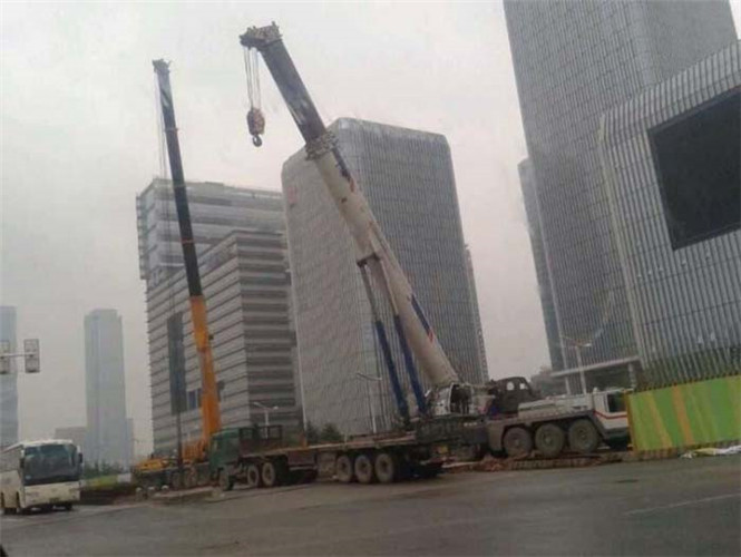 孝义市25吨吊车能吊多重设备？