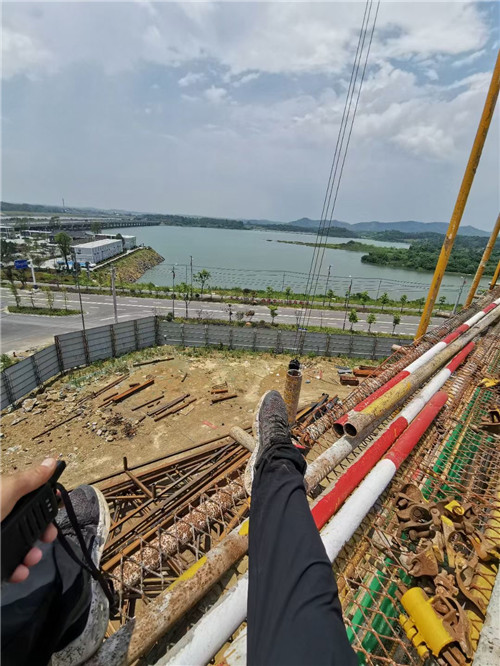 孝义市作业中发生设备损坏或人员意外，责任怎么划分？